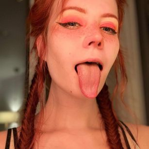 Model - Cutiepiealice feet