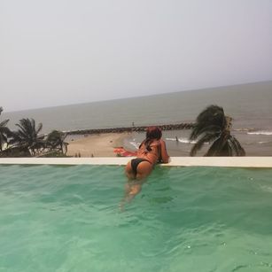 Model - Paulina messy fetish