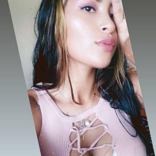 Model - Paulina messy squirt