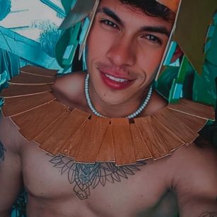 Model - Aiden Strong latin