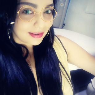 Model - Violeta Bolton squirt