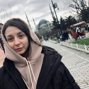 Model - LirikaFox bigtits