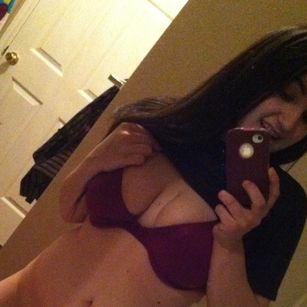 Model - Holly Deetz bigtits