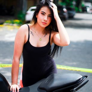 Model - Marian Reyes Tetas