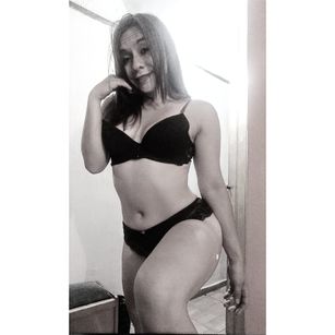 Model - Dakota Snow 3