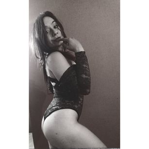 Model - Dakota Snow 4