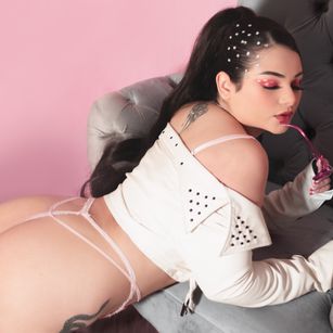 Model - HonnieWhite Funny