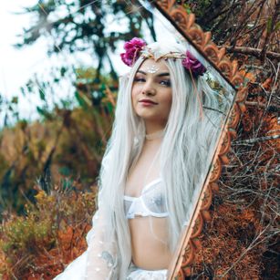 Model - HonnieWhite sexwoman