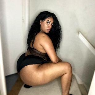 Model - aaliyahdemon nerdy