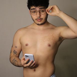 Model - Elioth Evans cum