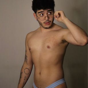 Model - Elioth Evans bigass