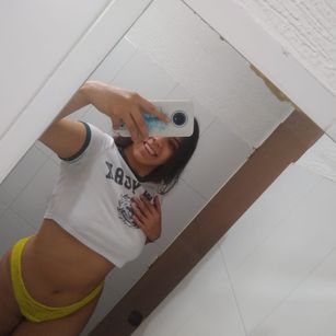 Model - Alessandra bigass