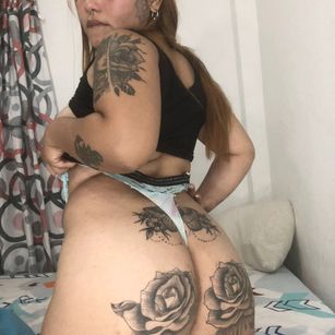 Model - Carly Daniela Loaiza Barrios corridas