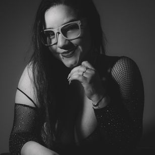 Model - Evelyn Harmond blowjob