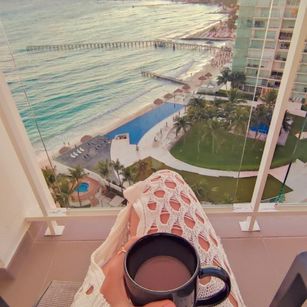 Model - Hidden Kitty girlfriend