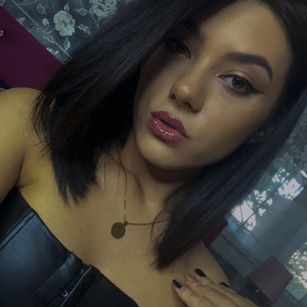 Model - LeahReed worship