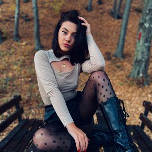 Model - LeahReed cei