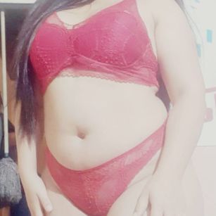 Model - IsabellaVillax latina