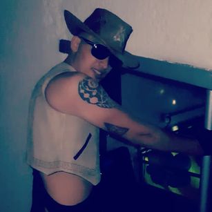 Model - Latin Lover Bigdick