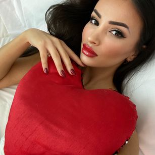 Model - ALYSSIA KENT model