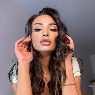 Model - ALYSSIA KENT play