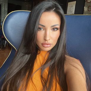 Model - ALYSSIA KENT lovely