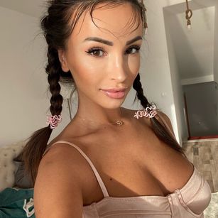 Model - ALYSSIA KENT play