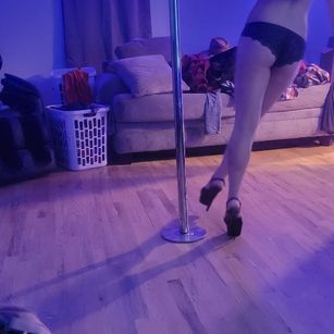 Model - 1sexiskyy23 milf