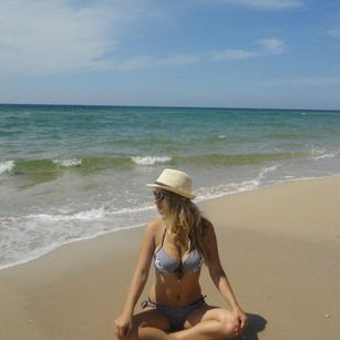 Model - SharonFunny striptease