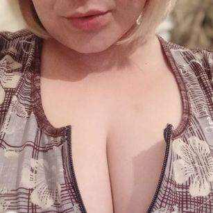 Model - SharonFunny heels