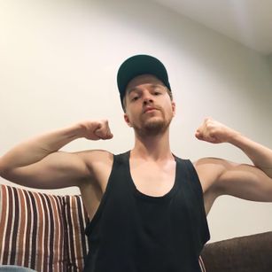 Model - Master Dustin paypig