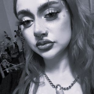 Model - YourGoddessAnnabelle worship