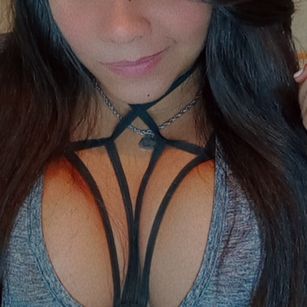 Model - Samantha White tits