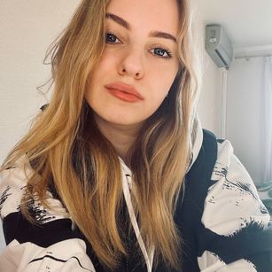 Model - ElizabethForYou blond