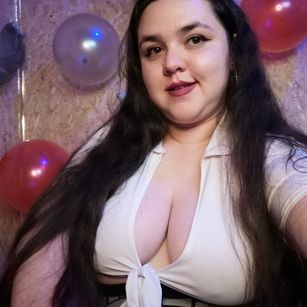 Model - Samantha Watson dildo