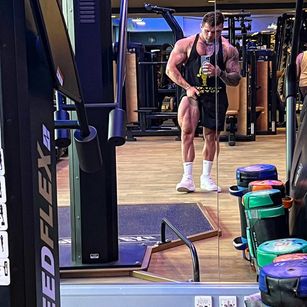 Model - JackyHuge Twink