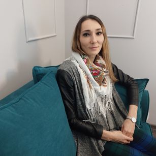 Model - Kim Smith striptease