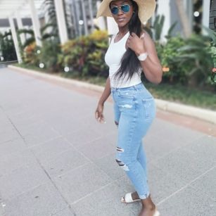 Model - RangerBooty piercings