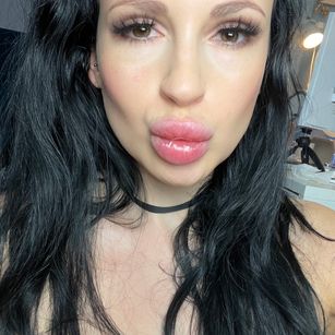 Model - Maxi Lipz homewrecker