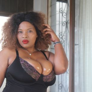 Model - SexyBustyBoobs bigboobs