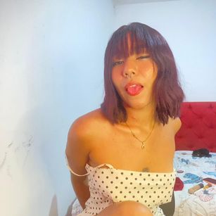 Model - Ailish latina