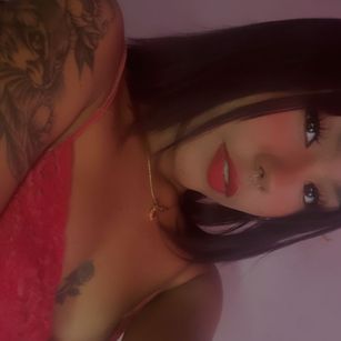 Model - Ailish skinny