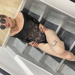 Model - RoxanaTaylor cute