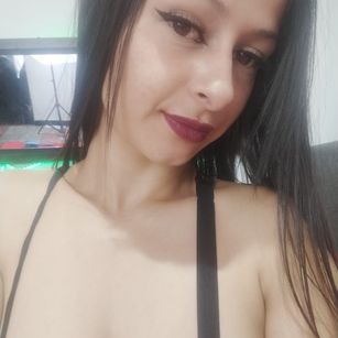 Model - dulceandyors linda