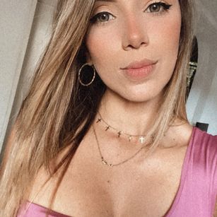 Model - LindsaySummer feet