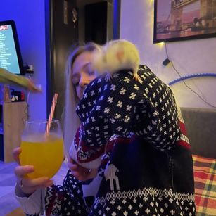 Model - Nala Nector fingering