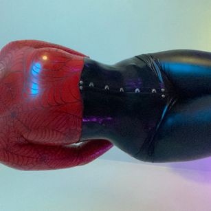 Model - Auroradomina1 feet