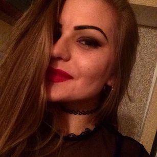 Model - Elena Sports