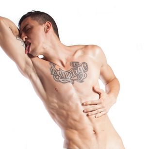 Model - santiago ass