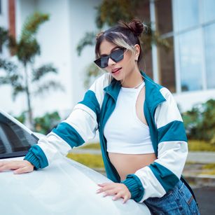 Model - EvelynMiller striptease